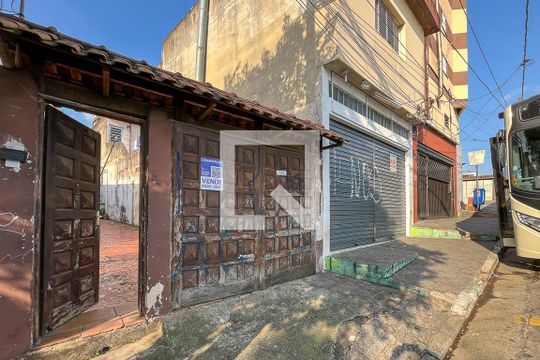 Fachada de casa à venda com 3 quartos, 180m² em Boa Vista, São Caetano do Sul