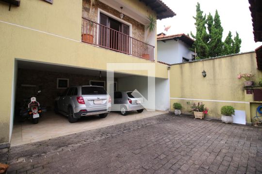 Garagem de casa à venda com 4 quartos, 226m² em City Bussocaba, Osasco