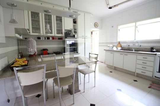 Cozinha de casa à venda com 4 quartos, 226m² em City Bussocaba, Osasco