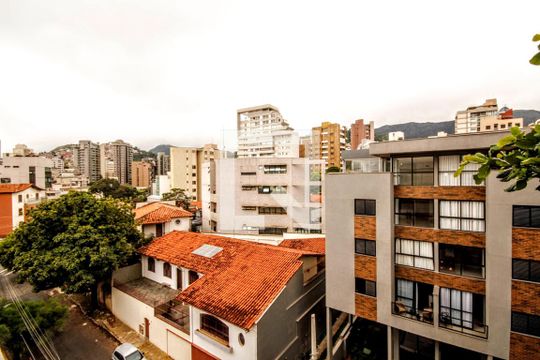 Vista de apartamento à venda com 3 quartos, 160m² em Serra, Belo Horizonte