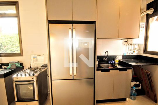 Cozinha de apartamento à venda com 3 quartos, 160m² em Serra, Belo Horizonte
