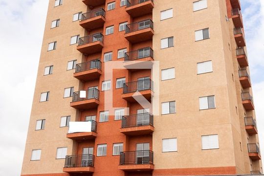 Fachada de apartamento para alugar com 2 quartos, 44m² em Jardim Eliane, São Paulo