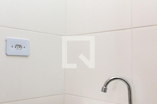 Banheiro de apartamento para alugar com 2 quartos, 44m² em Jardim Eliane, São Paulo