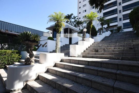 Entrada de apartamento à venda com 3 quartos, 155m² em Jardim Londrina, São Paulo