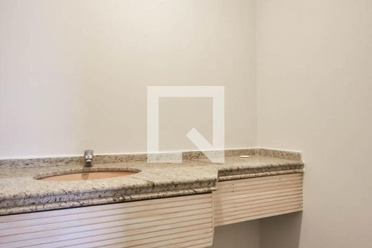 Lavabo de apartamento para alugar com 3 quartos, 155m² em Jardim Londrina, São Paulo