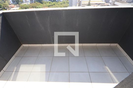 Sacada de apartamento à venda com 2 quartos, 53m² em Centro, Canoas