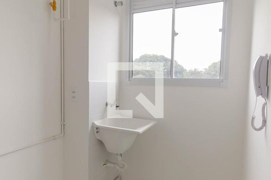 Área de Serviço de apartamento para alugar com 2 quartos, 40m² em Jardim Helian, São Paulo