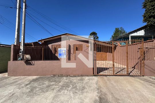 plaquinha fachada de casa para alugar com 2 quartos, 100m² em Feitoria, São Leopoldo