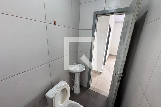 Banheiro de apartamento para alugar com 2 quartos, 65m² em Santos Dumont, São Leopoldo