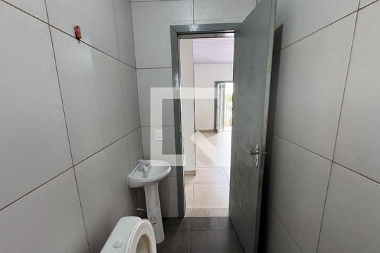 Banheiro de apartamento para alugar com 2 quartos, 65m² em Santos Dumont, São Leopoldo