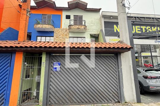 Fachada de casa à venda com 3 quartos, 130m² em Vila Príncipe de Gales, Santo André