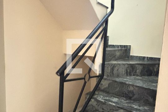 Escada de casa à venda com 3 quartos, 130m² em Vila Príncipe de Gales, Santo André