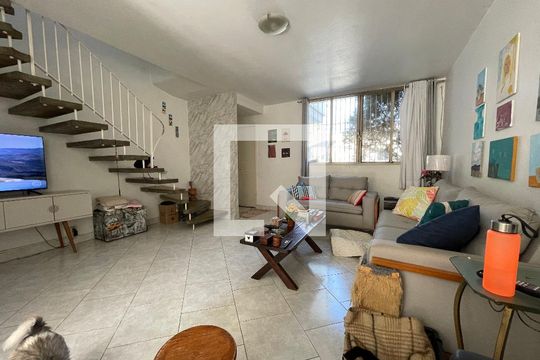 Sala de casa à venda com 3 quartos, 150m² em Jardim Esmeralda, São Paulo