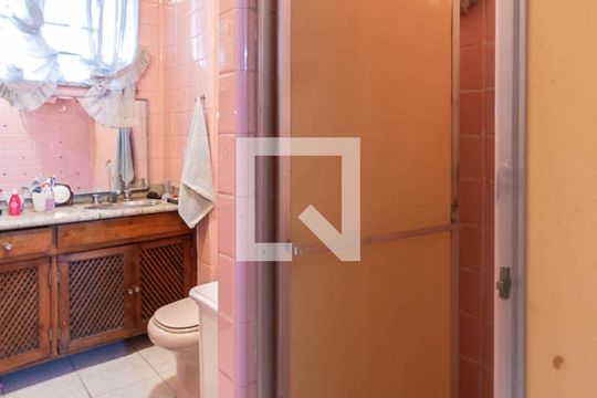 Banheiro de apartamento para alugar com 3 quartos, 120m² em Tijuca, Rio de Janeiro