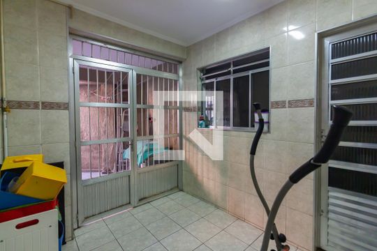 Área de Serviço de casa à venda com 3 quartos, 230m² em Santo Antônio, Osasco