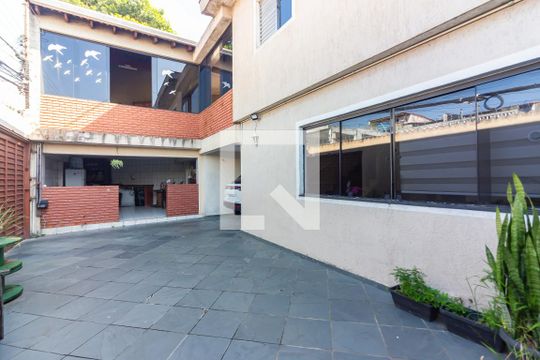 Garagem de casa à venda com 3 quartos, 230m² em Santo Antônio, Osasco
