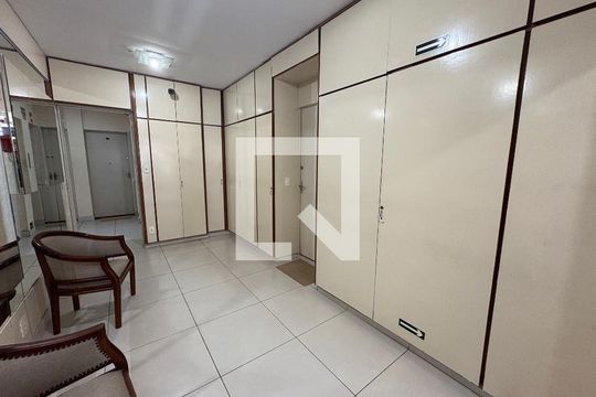 Área comum - Hall de entrada de apartamento para alugar com 2 quartos, 76m² em Anhangabaú, Jundiaí
