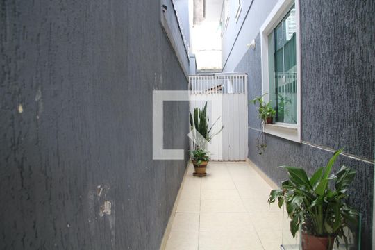 Corredor de casa à venda com 3 quartos, 175m² em Jardim Bom Clima, Guarulhos