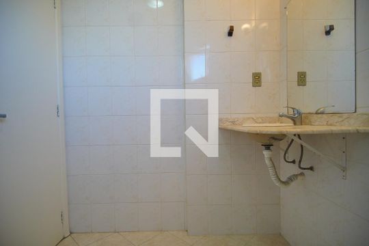 Banheiro da Suíte de apartamento à venda com 2 quartos, 83m² em Vila Nova, Novo Hamburgo