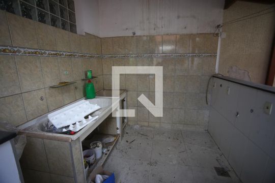 Area de serviço de casa para alugar com 4 quartos, 720m² em Barreiro, Belo Horizonte