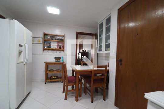Cozinha de apartamento à venda com 3 quartos, 140m² em Vila Valparaíso, Santo André