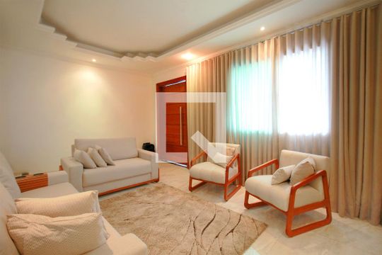 Sala de casa à venda com 6 quartos, 360m² em Santa Amelia, Belo Horizonte