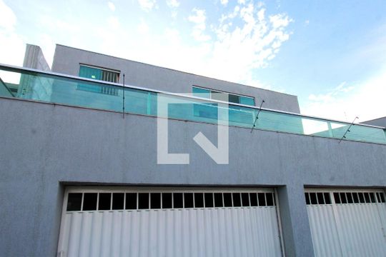 Fachada de casa à venda com 6 quartos, 360m² em Santa Amelia, Belo Horizonte