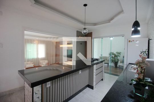 Cozinha de casa à venda com 6 quartos, 360m² em Santa Amelia, Belo Horizonte