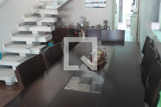 Sala de casa à venda com 4 quartos, 210m² em Vila Invernada, São Paulo