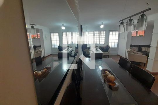 Sala de casa à venda com 4 quartos, 210m² em Vila Invernada, São Paulo