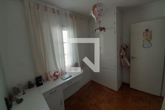 Casa à venda com 4 quartos, 210m² em Vila Invernada, São Paulo
