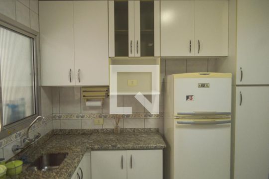 Cozinha de casa para alugar com 2 quartos, 126m² em Penha de França, São Paulo