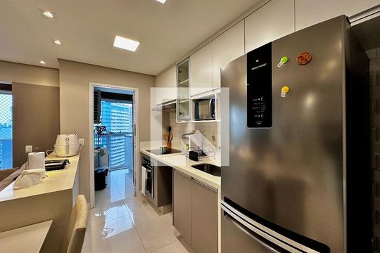 Cozinha de apartamento à venda com 1 quarto, 48m² em Vila Gertrudes, São Paulo