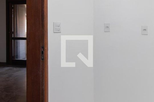 Banheiro da Suíte de casa de condomínio para alugar com 2 quartos, 146m² em Sétimo Céu, Porto Alegre