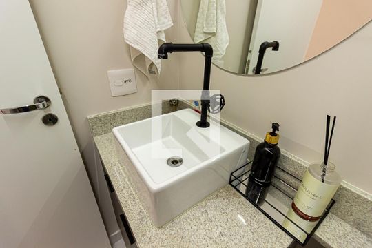 Banheiro de apartamento à venda com 2 quartos, 69m² em Brooklin, São Paulo