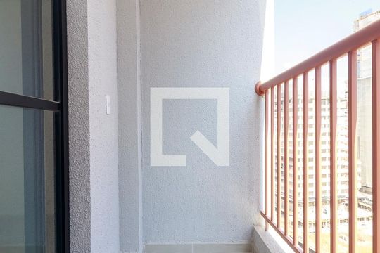 Varanda de kitnet/studio para alugar com 0 quarto, 25m² em Jardim das Acacias, São Paulo