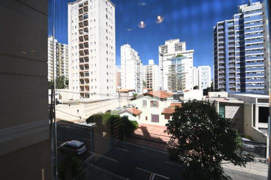 Sacada de apartamento à venda com 1 quarto, 50m² em Cambuí, Campinas
