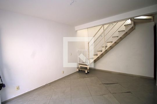 Sala de apartamento para alugar com 2 quartos, 80m² em Irajá, Rio de Janeiro