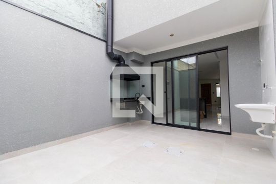 Quintal e Área de Serviço de casa para alugar com 3 quartos, 135m² em Vila Carrão, São Paulo