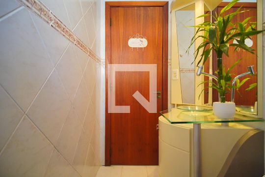 Banheiro de casa à venda com 3 quartos, 200m² em Operário, Novo Hamburgo