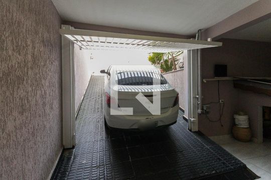 Garagem de casa à venda com 5 quartos, 600m² em Itaquera, São Paulo