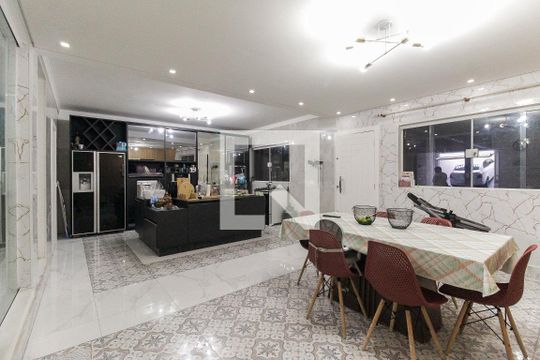 Cozinha 1 de casa à venda com 5 quartos, 600m² em Itaquera, São Paulo
