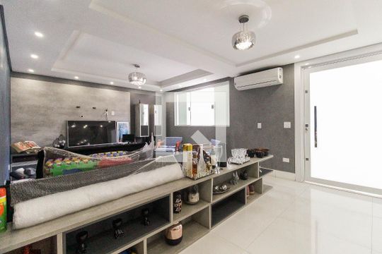 Sala 1 de casa à venda com 5 quartos, 600m² em Itaquera, São Paulo