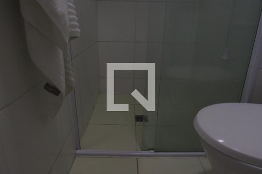 Banheiro de apartamento à venda com 2 quartos, 35m² em Presidente Altino, Osasco