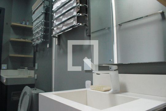 Banheiro de kitnet/studio à venda com 1 quarto, 29m² em República, São Paulo