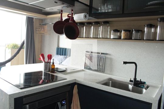 Cozinha de kitnet/studio à venda com 1 quarto, 29m² em República, São Paulo