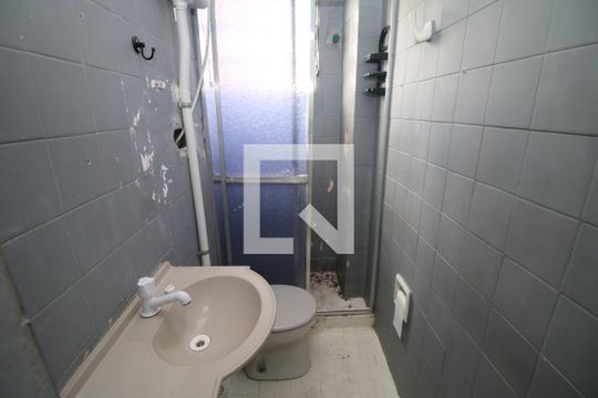 Banheiro de apartamento à venda com 1 quarto, 55m² em Parada de Lucas, Rio de Janeiro