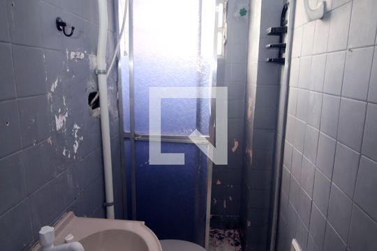 Banheiro de apartamento à venda com 1 quarto, 55m² em Parada de Lucas, Rio de Janeiro