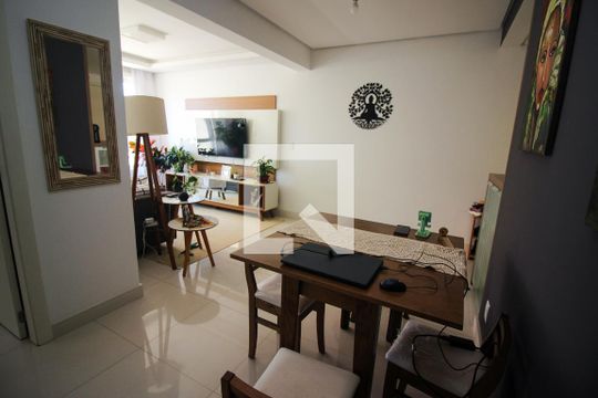 Sala de apartamento à venda com 2 quartos, 65m² em Santana, Porto Alegre