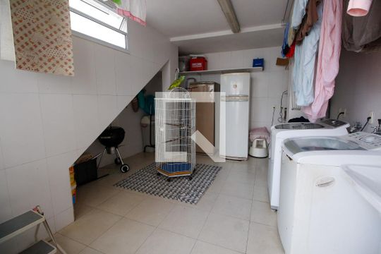 Área de Serviço de casa para alugar com 3 quartos, 800m² em Jardim Leonor, São Paulo